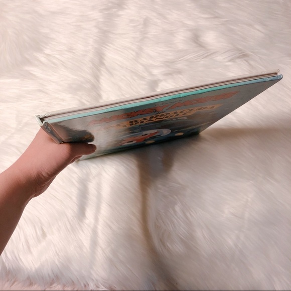 💥SALE‼️ Mickey Mouse in the Barracuda Triangle Hardcover - Picture 5 of 12